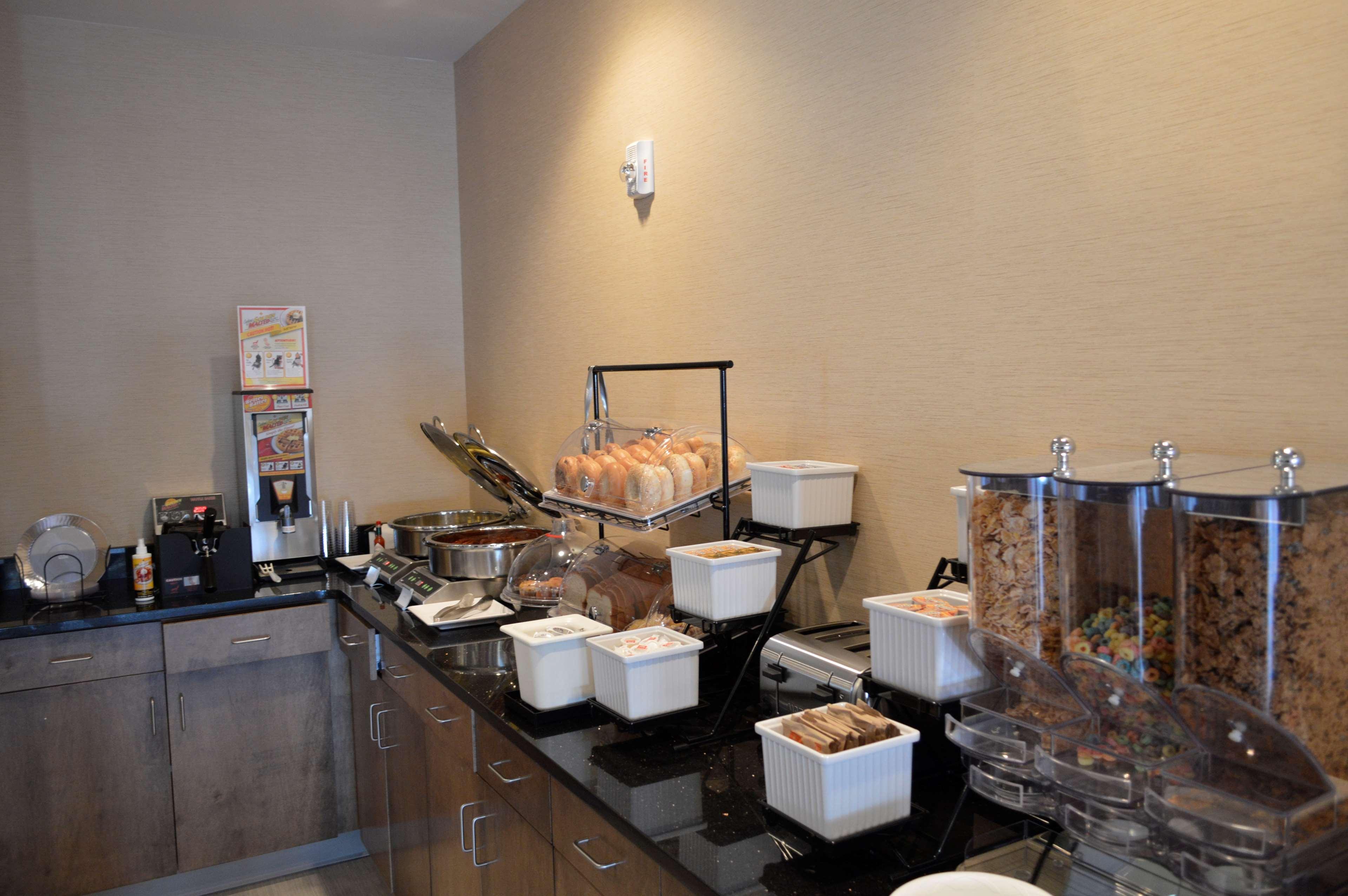 Best Western Plus Atrium Inn & Suites Κλάρκσβιλ Εξωτερικό φωτογραφία